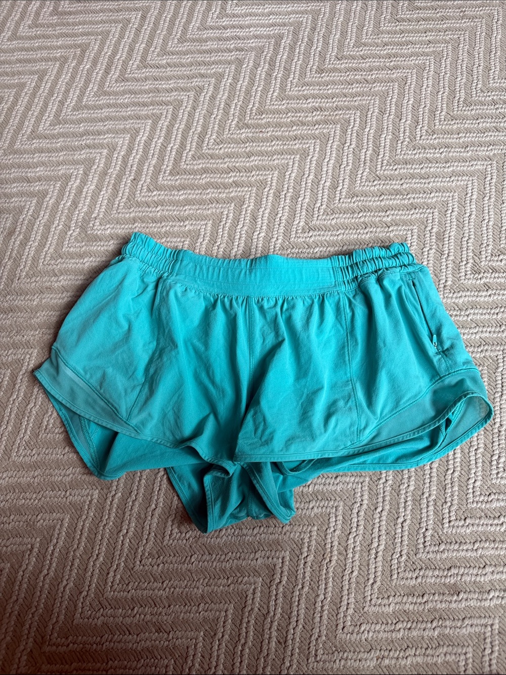 Lululemon size 10 Hotty hot low rise 2.5”